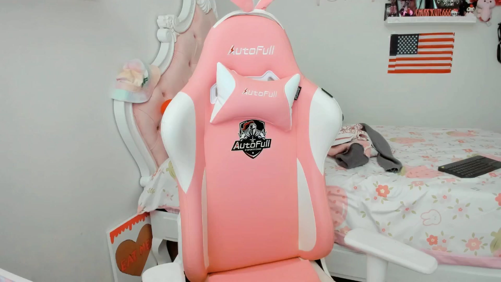Gallery image thumbnail from Cherrycute666's myfreecams stream on, 07/04/2025, 24:16 image 18 of 20