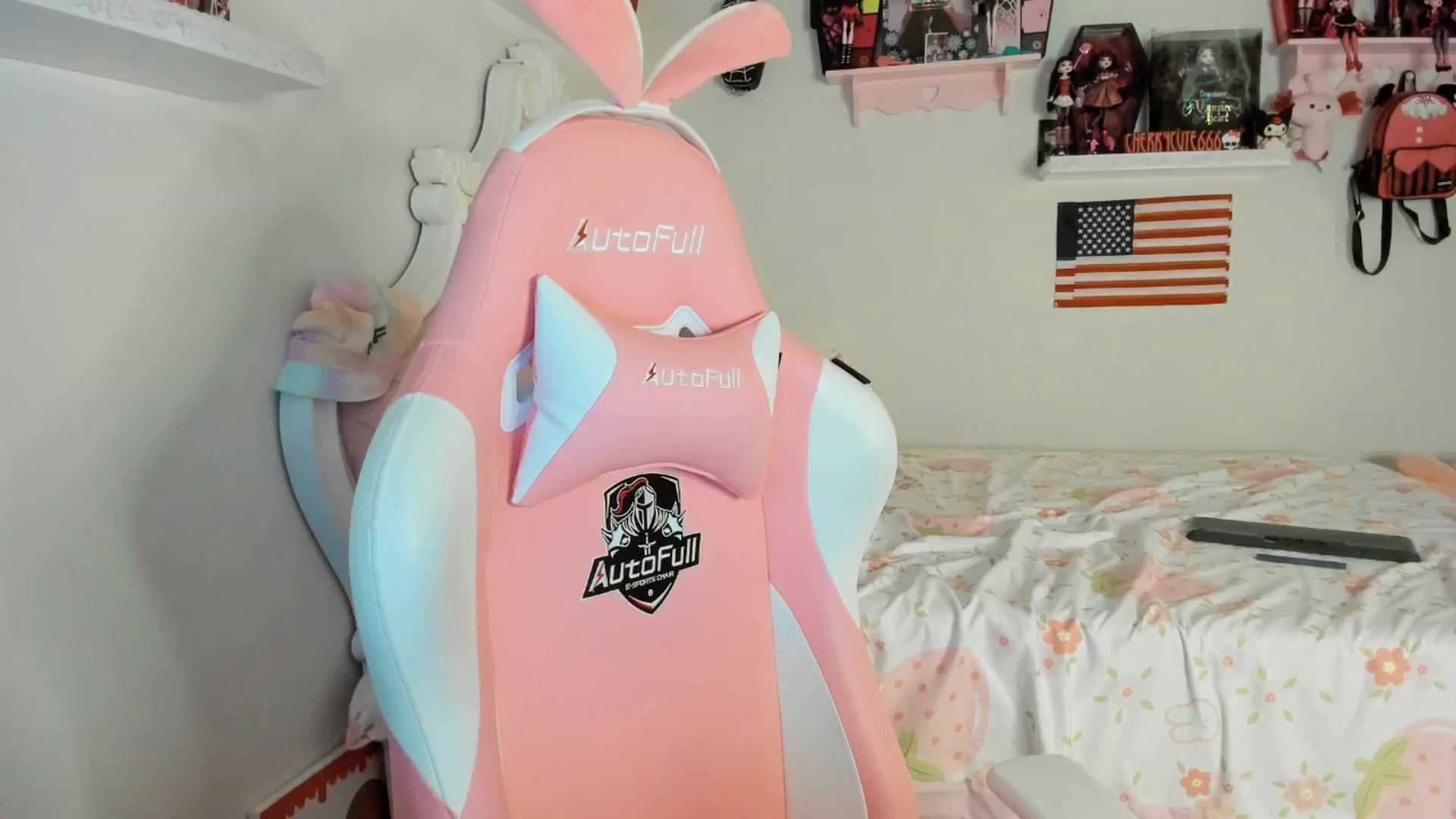 Gallery image thumbnail from Cherrycute666's myfreecams stream on, 07/04/2025, 07:06 image 4 of 20