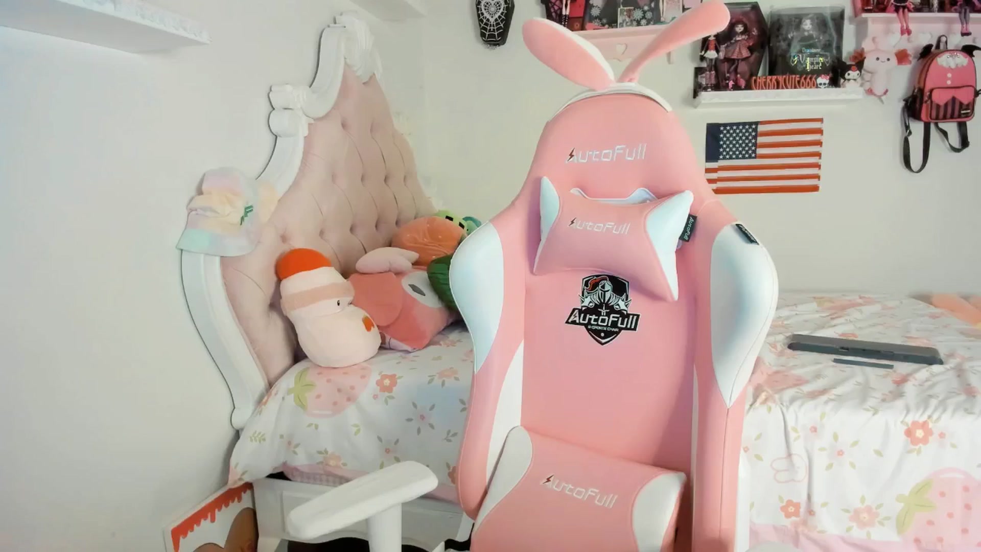 Gallery image thumbnail from Cherrycute666's myfreecams stream on, 07/04/2025, 07:06 image 8 of 20