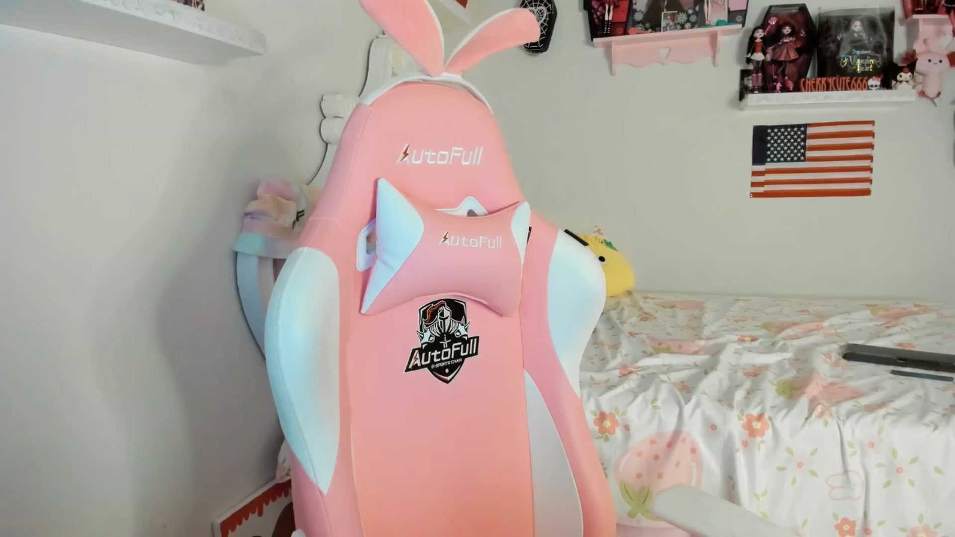Gallery image thumbnail from Cherrycute666's myfreecams stream on, 07/04/2025, 07:06 image 2 of 20