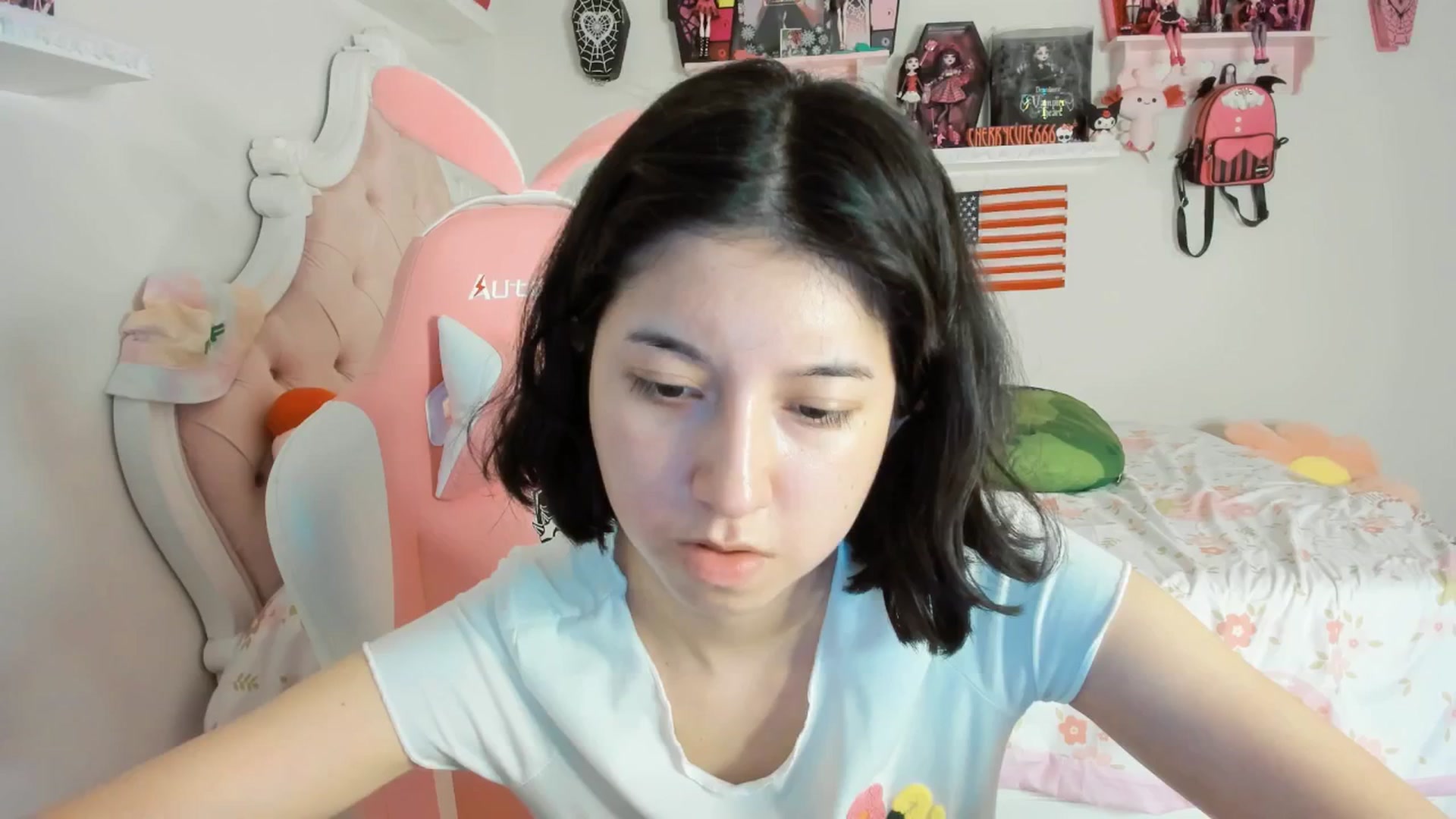Gallery image thumbnail from Cherrycute666's myfreecams stream on, 07/04/2025, 07:06 image 19 of 20