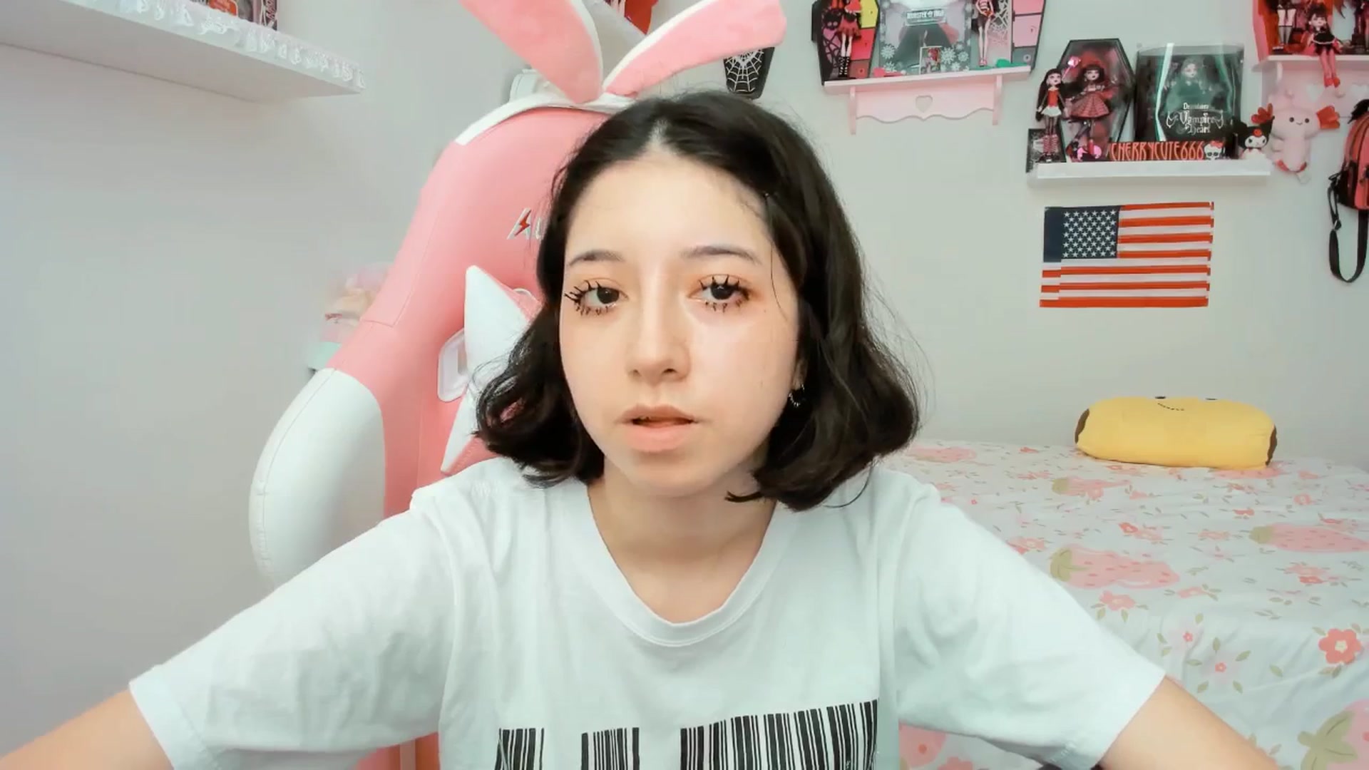 Gallery image thumbnail from Cherrycute666's myfreecams stream on, 07/05/2025, 24:20 image 5 of 20