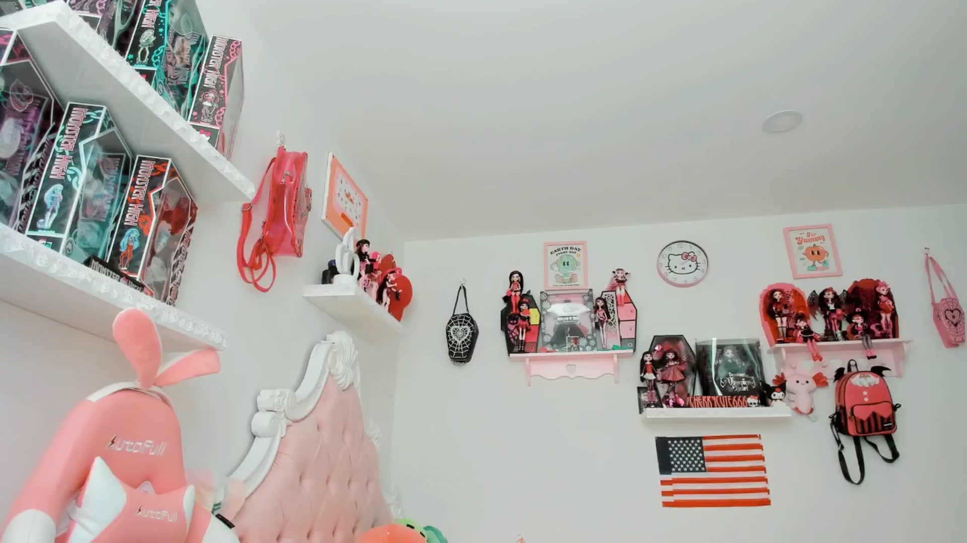 Gallery image thumbnail from Cherrycute666's myfreecams stream on, 07/05/2025, 24:20 image 15 of 20