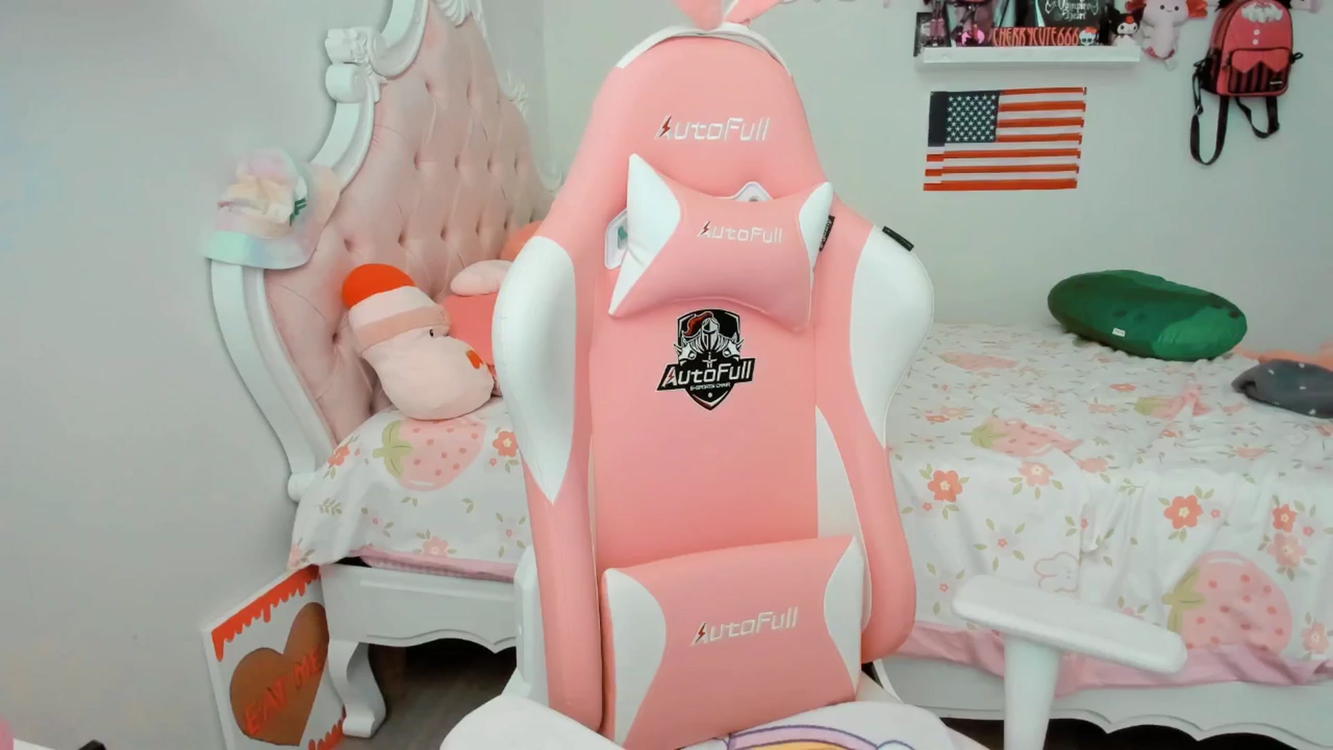 Gallery image thumbnail from Cherrycute666's myfreecams stream on, 07/05/2025, 24:20 image 7 of 20