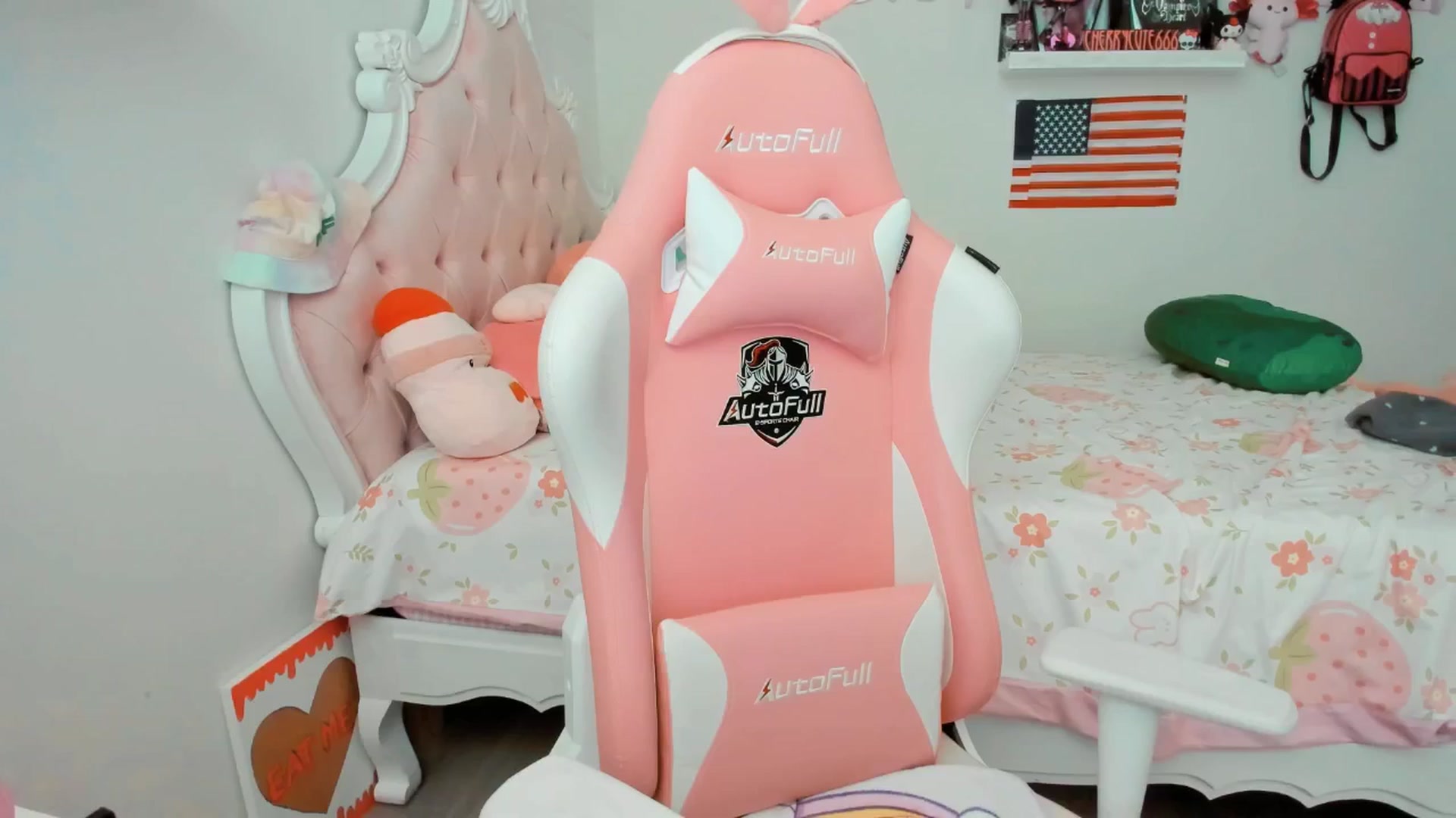 Gallery image thumbnail from Cherrycute666's myfreecams stream on, 07/05/2025, 24:20 image 8 of 20