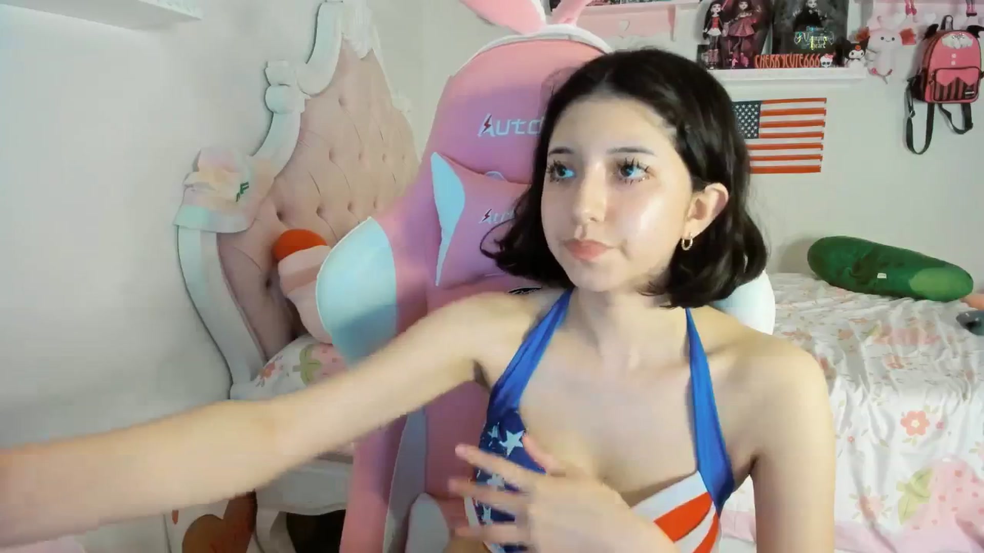 Gallery image thumbnail from Cherrycute666's myfreecams stream on, 07/05/2025, 01:45 image 17 of 20