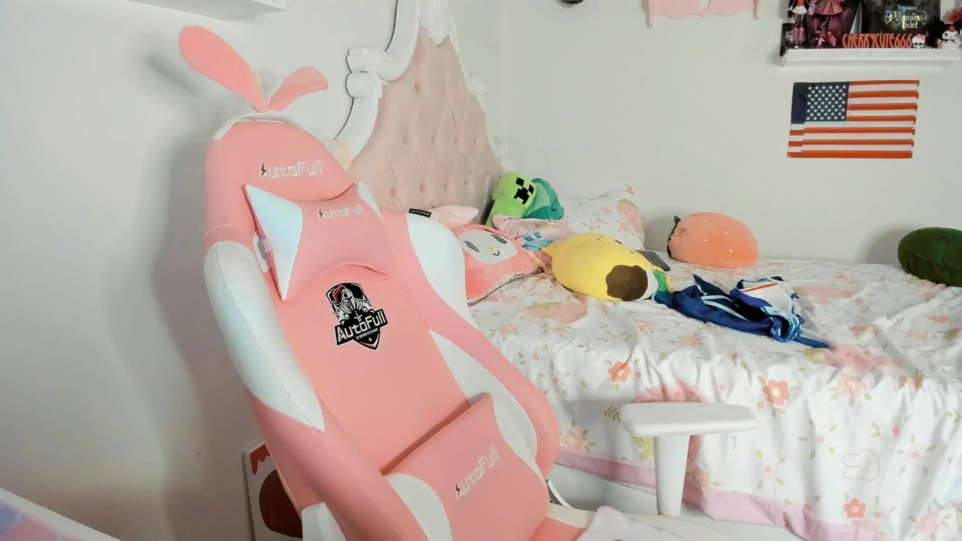 Gallery image thumbnail from Cherrycute666's myfreecams stream on, 07/05/2025, 04:18 image 16 of 20