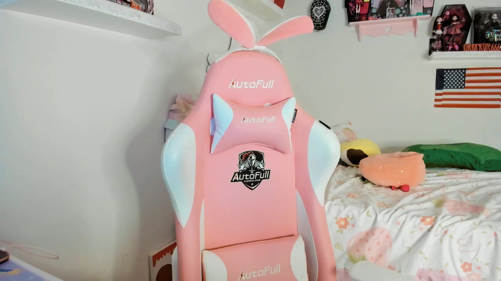 Gallery image thumbnail from Cherrycute666's myfreecams stream on, 07/05/2025, 08:39 image 7 of 20