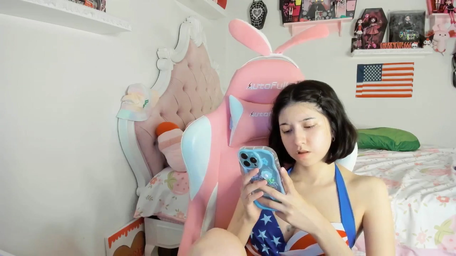 Gallery image thumbnail from Cherrycute666's myfreecams stream on, 07/05/2025, 08:39 image 15 of 20