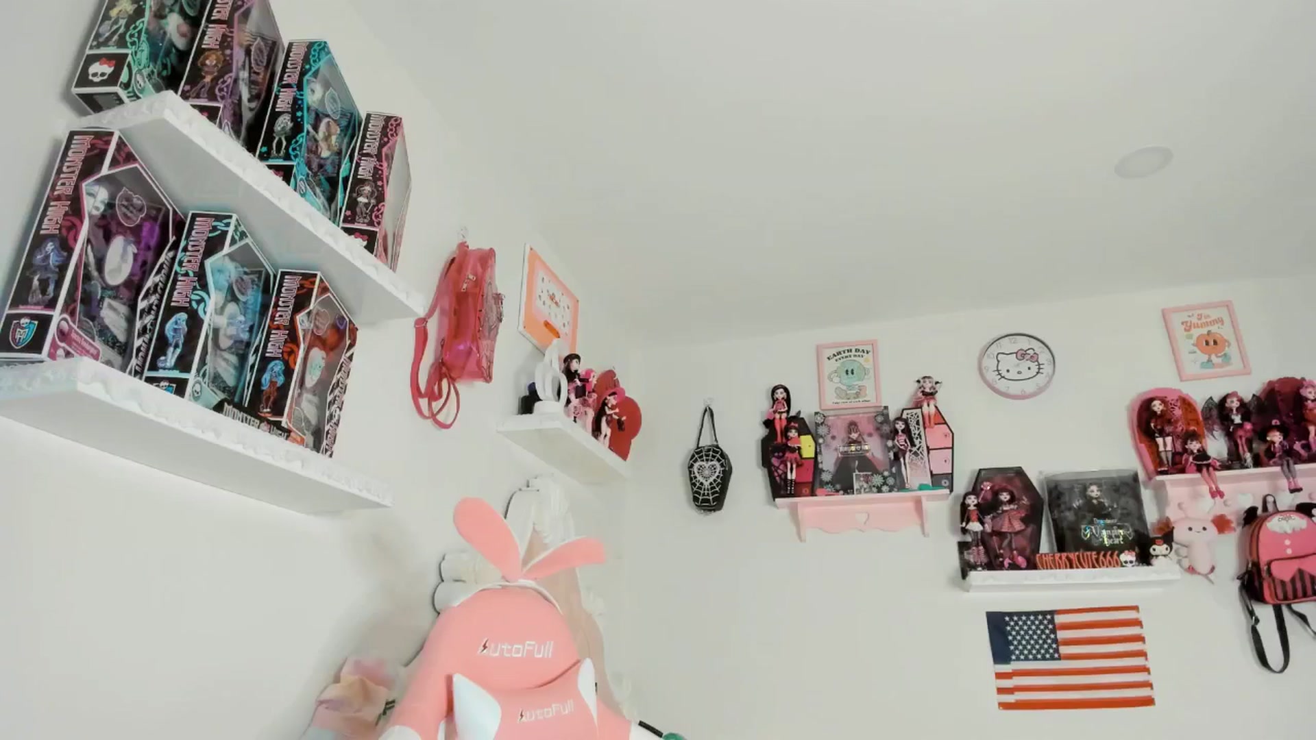 Gallery image thumbnail from Cherrycute666's myfreecams stream on, 07/05/2025, 08:39 image 11 of 20