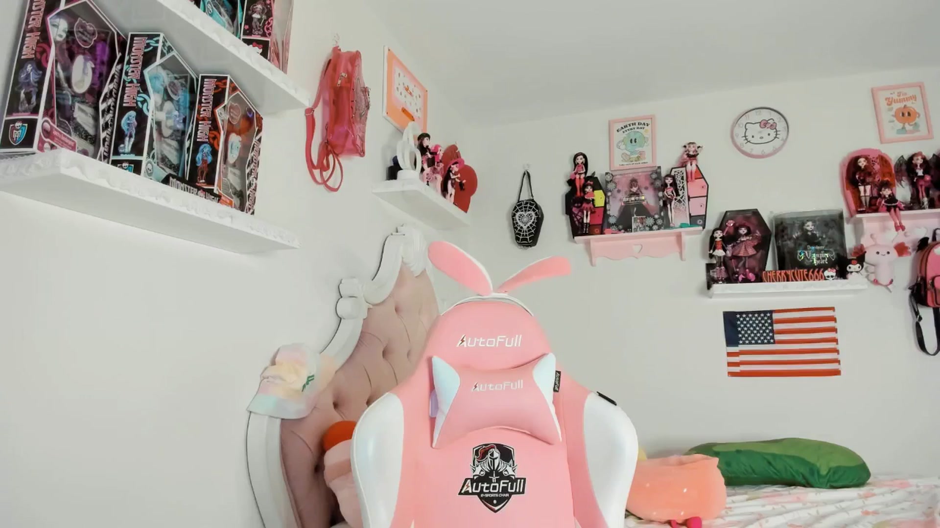 Gallery image thumbnail from Cherrycute666's myfreecams stream on, 07/05/2025, 08:39 image 16 of 20
