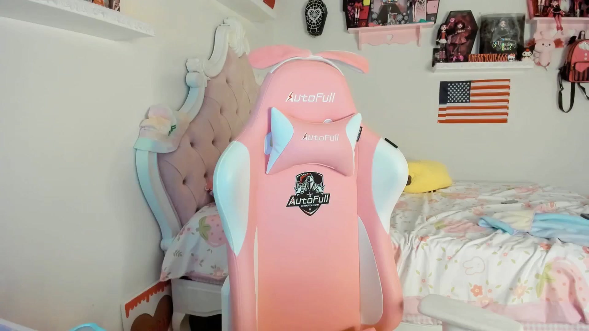 Gallery image thumbnail from Cherrycute666's myfreecams stream on, 07/06/2025, 09:42 image 8 of 20