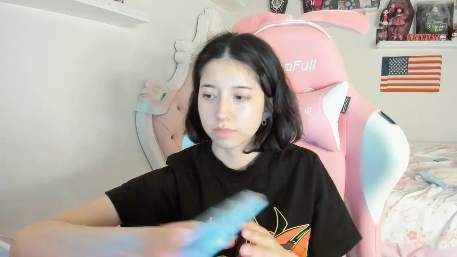 Gallery image thumbnail from Cherrycute666's myfreecams stream on, 07/06/2025, 09:42 image 6 of 20