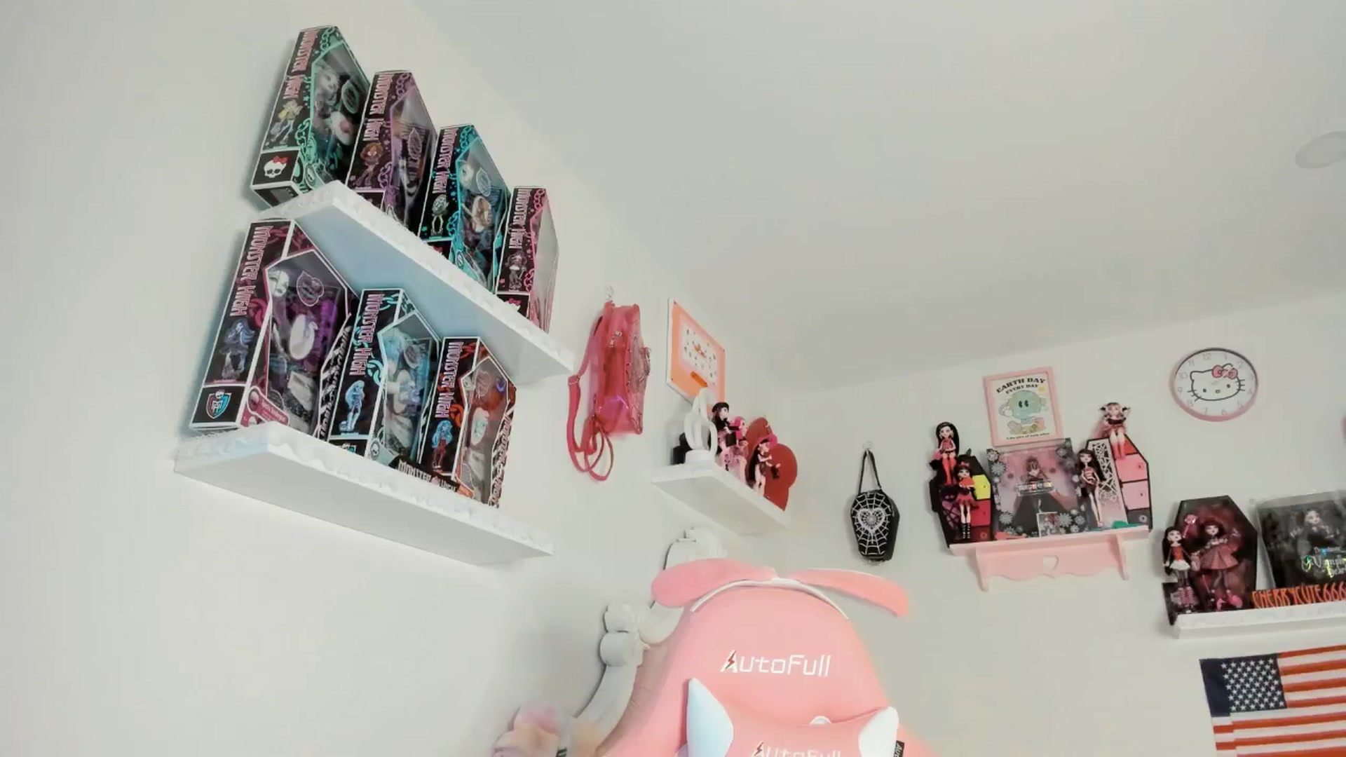 Gallery image thumbnail from Cherrycute666's myfreecams stream on, 07/06/2025, 09:42 image 15 of 20