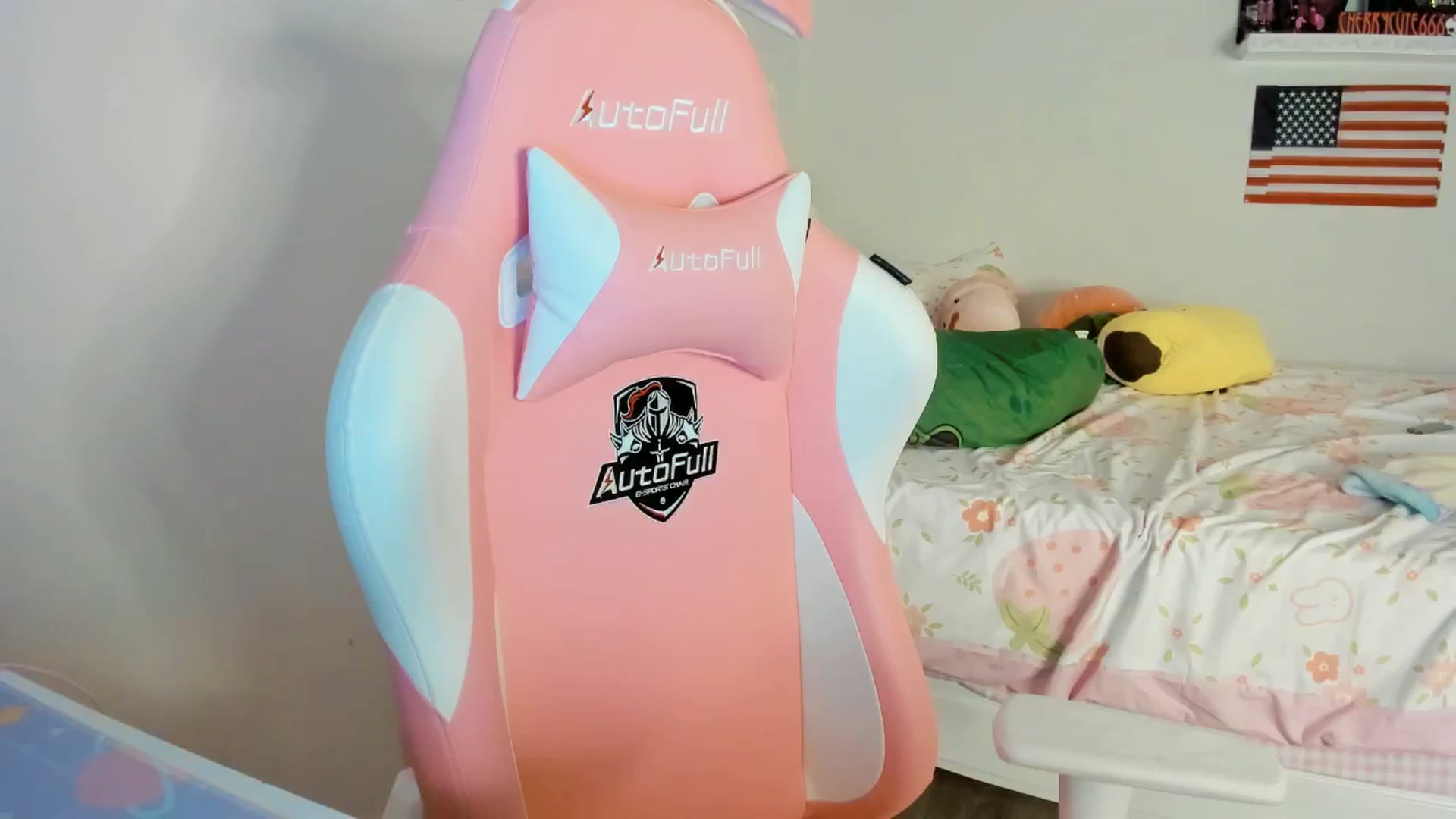 Gallery image thumbnail from Cherrycute666's myfreecams stream on, 07/06/2025, 09:42 image 10 of 20