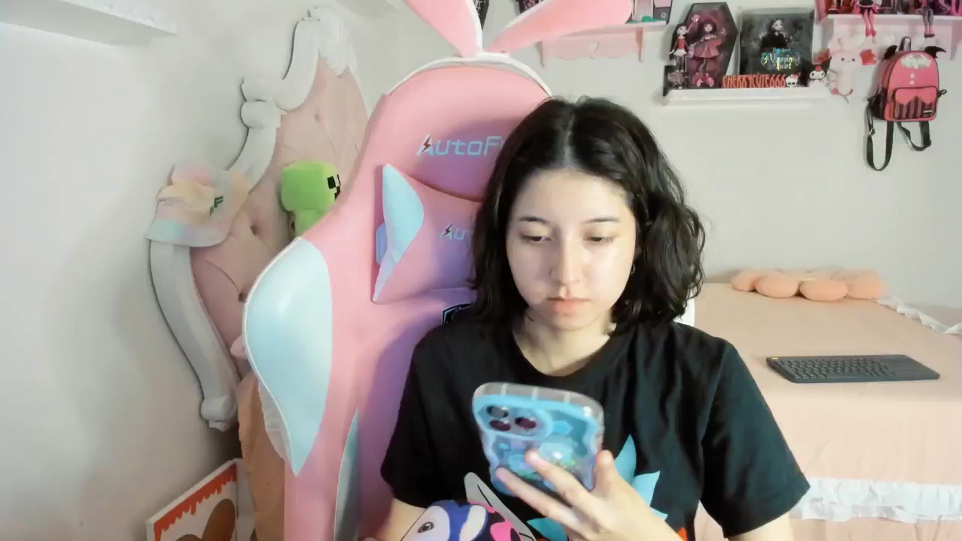 Gallery image thumbnail from Cherrycute666's myfreecams stream on, 07/08/2025, 04:57 image 11 of 20