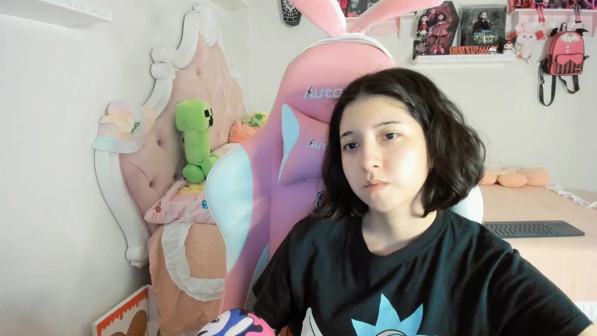 Gallery image thumbnail from Cherrycute666's myfreecams stream on, 07/08/2025, 04:57 image 15 of 20