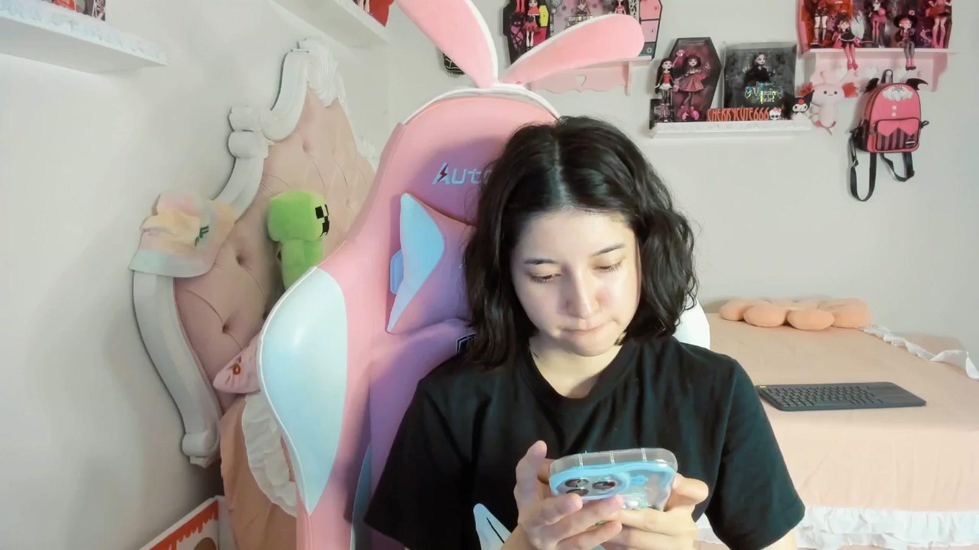 Gallery image thumbnail from Cherrycute666's myfreecams stream on, 07/08/2025, 04:57 image 20 of 20