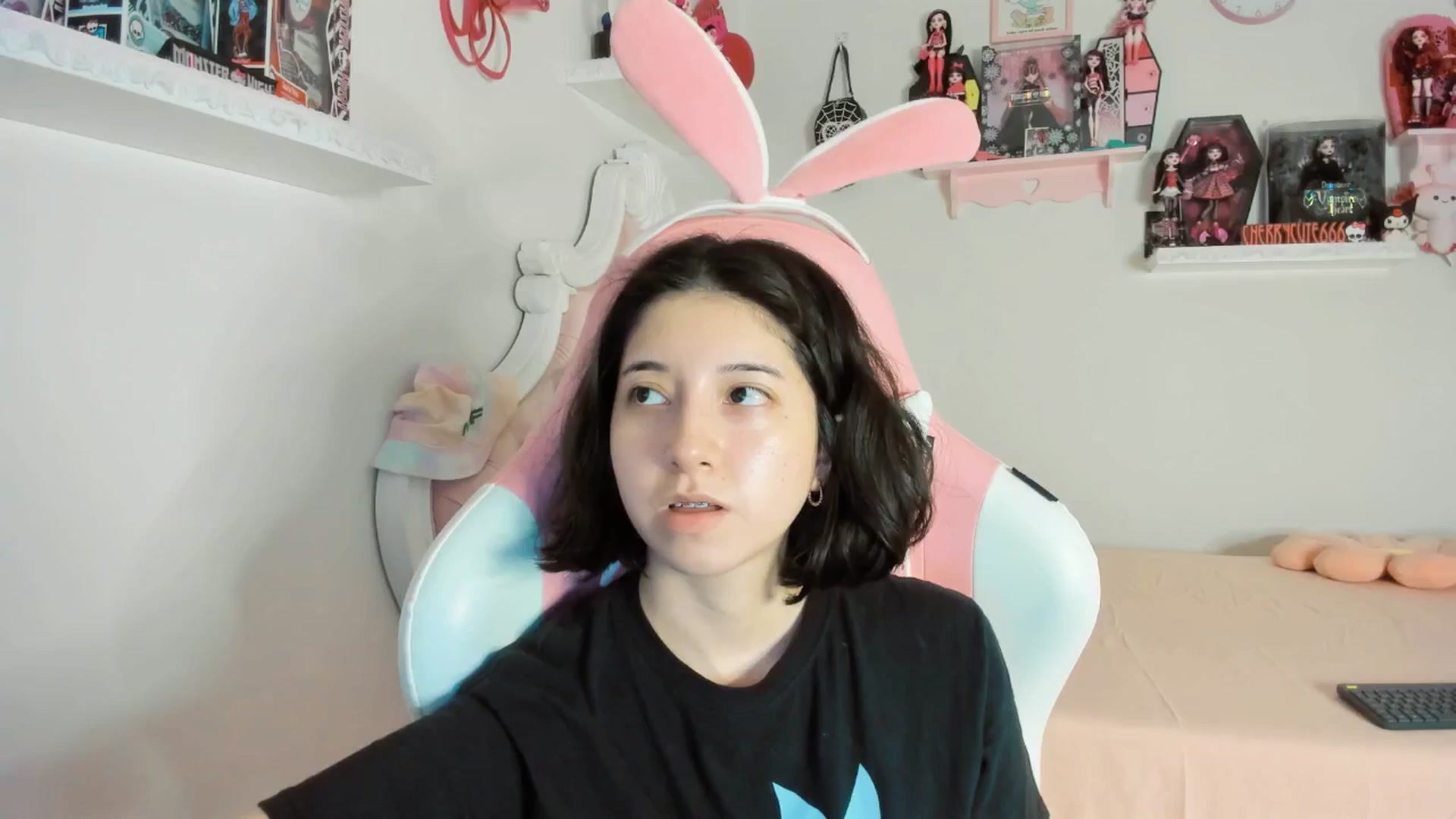 Gallery image thumbnail from Cherrycute666's myfreecams stream on, 07/08/2025, 04:57 image 10 of 20