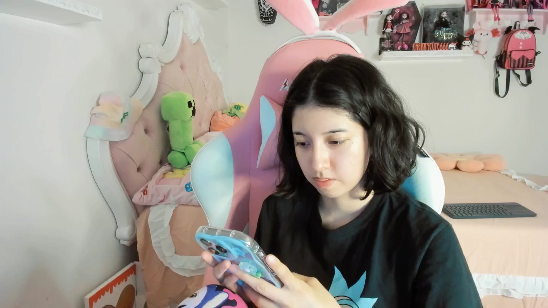 Gallery image thumbnail from Cherrycute666's myfreecams stream on, 07/08/2025, 04:57 image 14 of 20