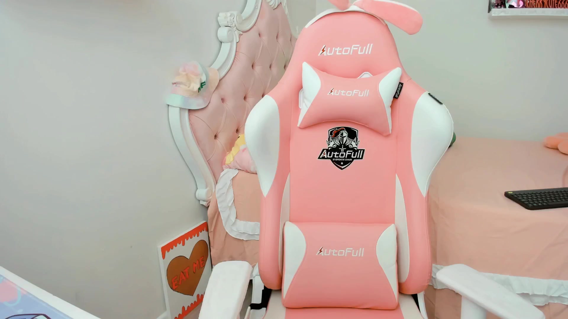 Gallery image thumbnail from Cherrycute666's myfreecams stream on, 07/10/2025, 22:20 image 18 of 20
