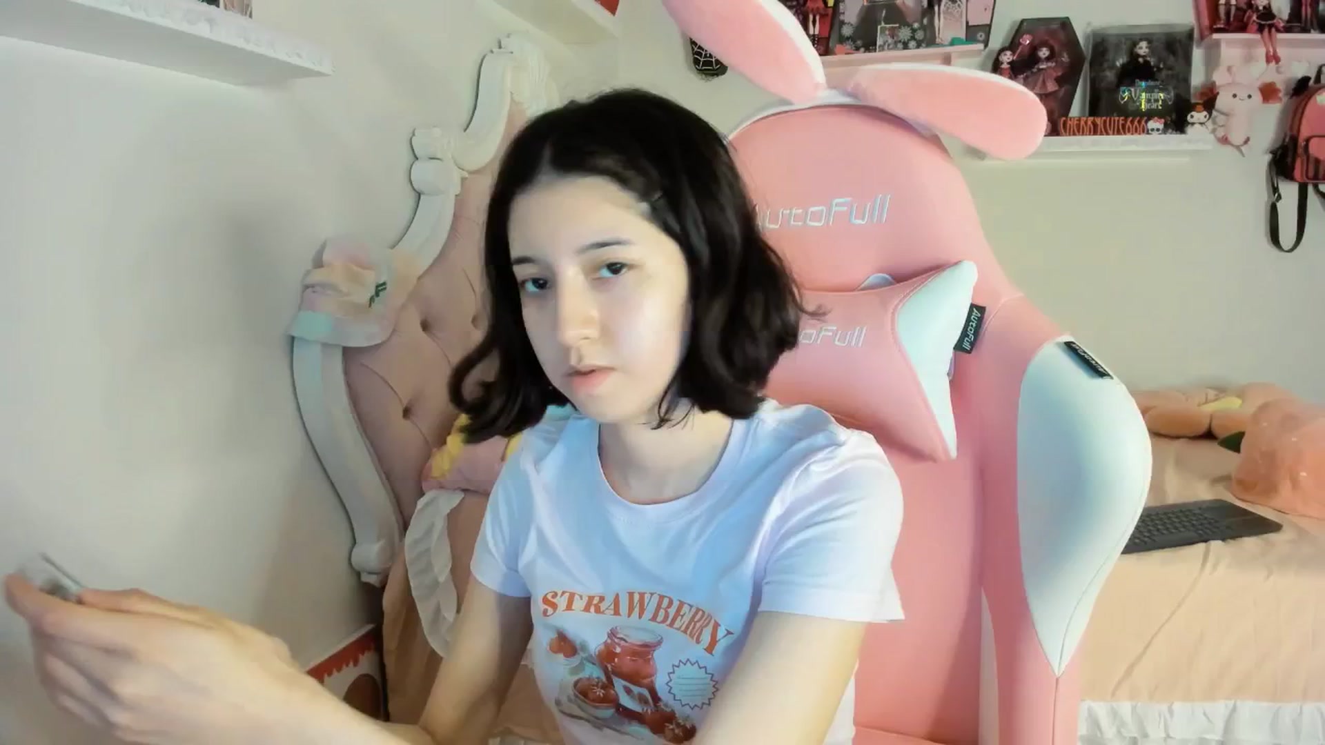 Gallery image thumbnail from Cherrycute666's myfreecams stream on, 07/11/2025, 02:05 image 3 of 20