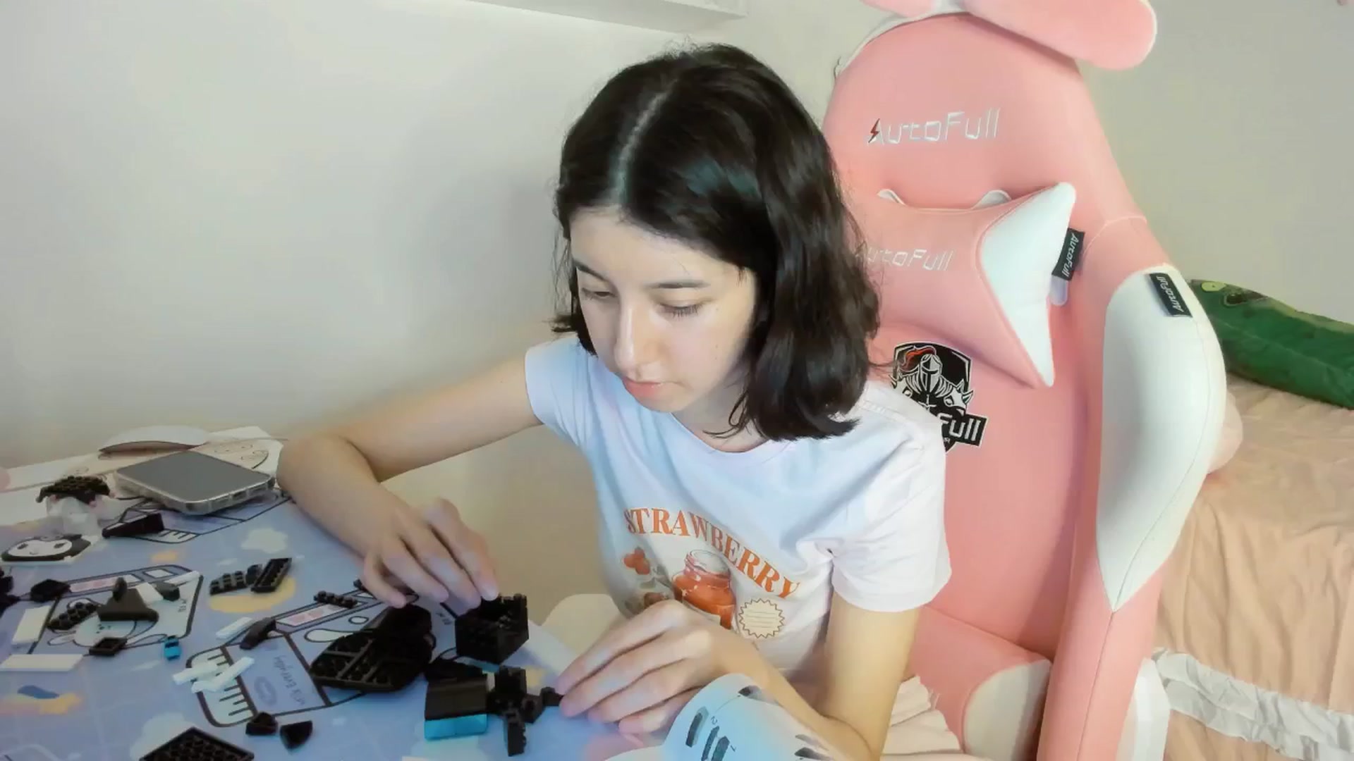 Gallery image thumbnail from Cherrycute666's myfreecams stream on, 07/11/2025, 03:49 image 18 of 20