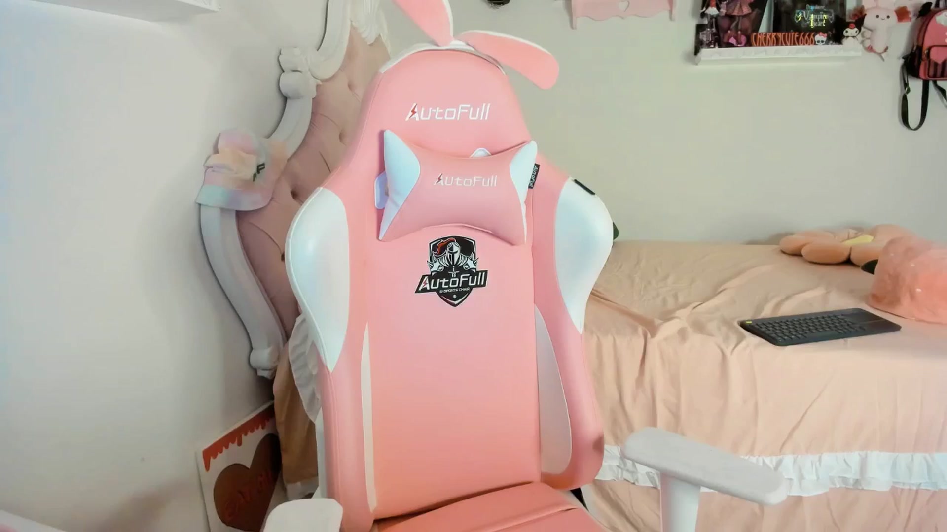 Gallery image thumbnail from Cherrycute666's myfreecams stream on, 07/11/2025, 09:00 image 7 of 20