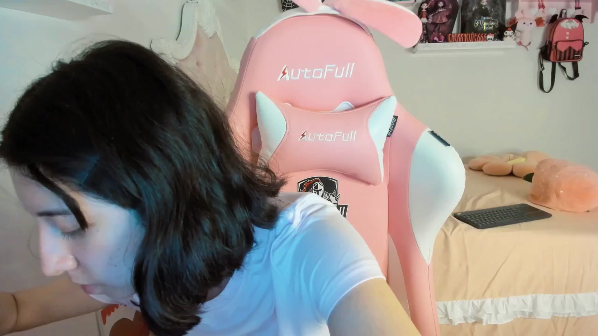 Gallery image thumbnail from Cherrycute666's myfreecams stream on, 07/11/2025, 09:00 image 5 of 20