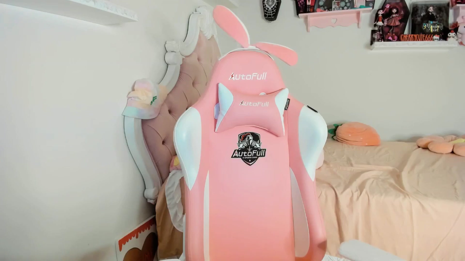 Gallery image thumbnail from Cherrycute666's myfreecams stream on, 07/11/2025, 09:00 image 13 of 20