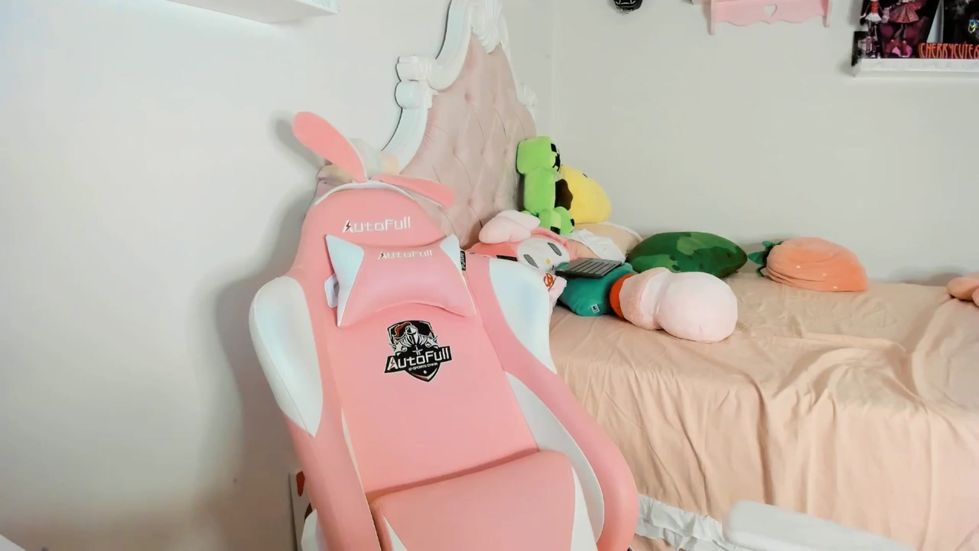 Gallery image thumbnail from Cherrycute666's myfreecams stream on, 07/11/2025, 09:00 image 11 of 20