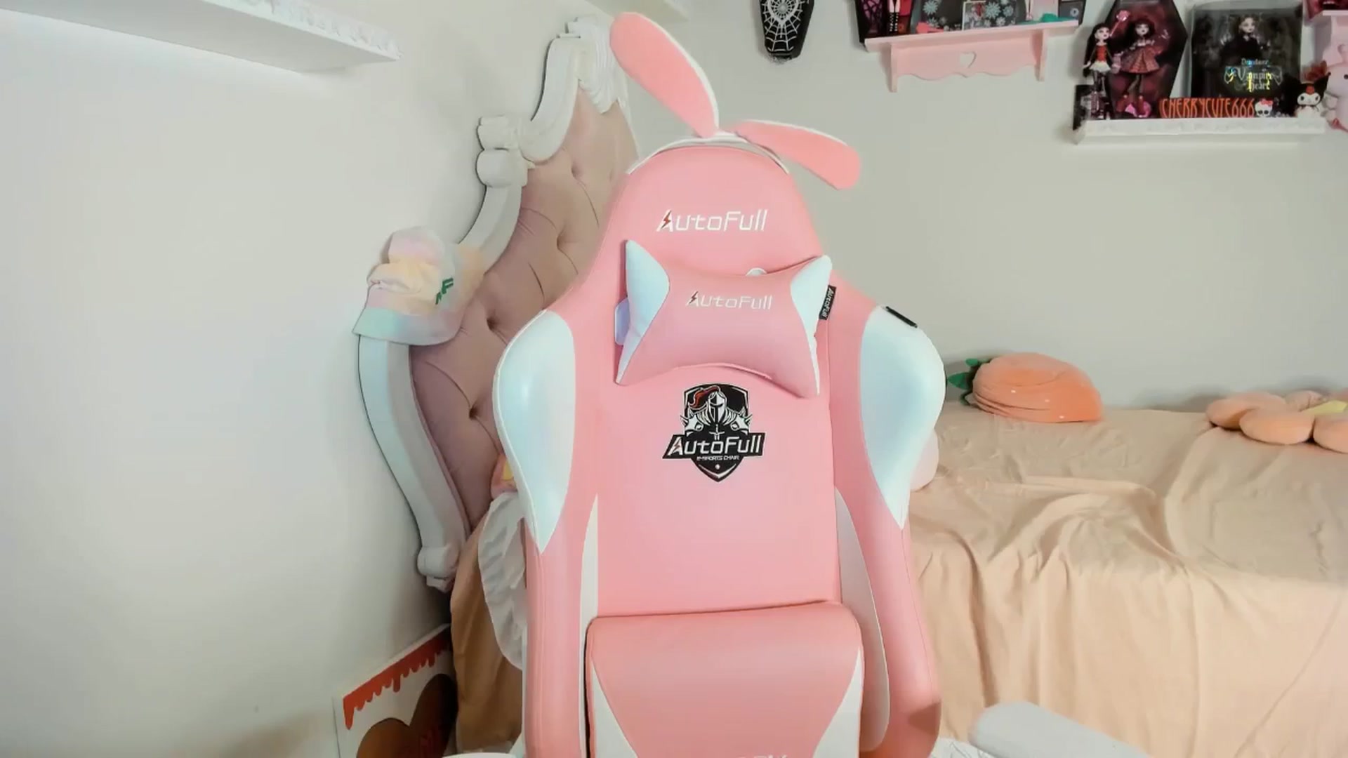 Gallery image thumbnail from Cherrycute666's myfreecams stream on, 07/11/2025, 09:00 image 12 of 20