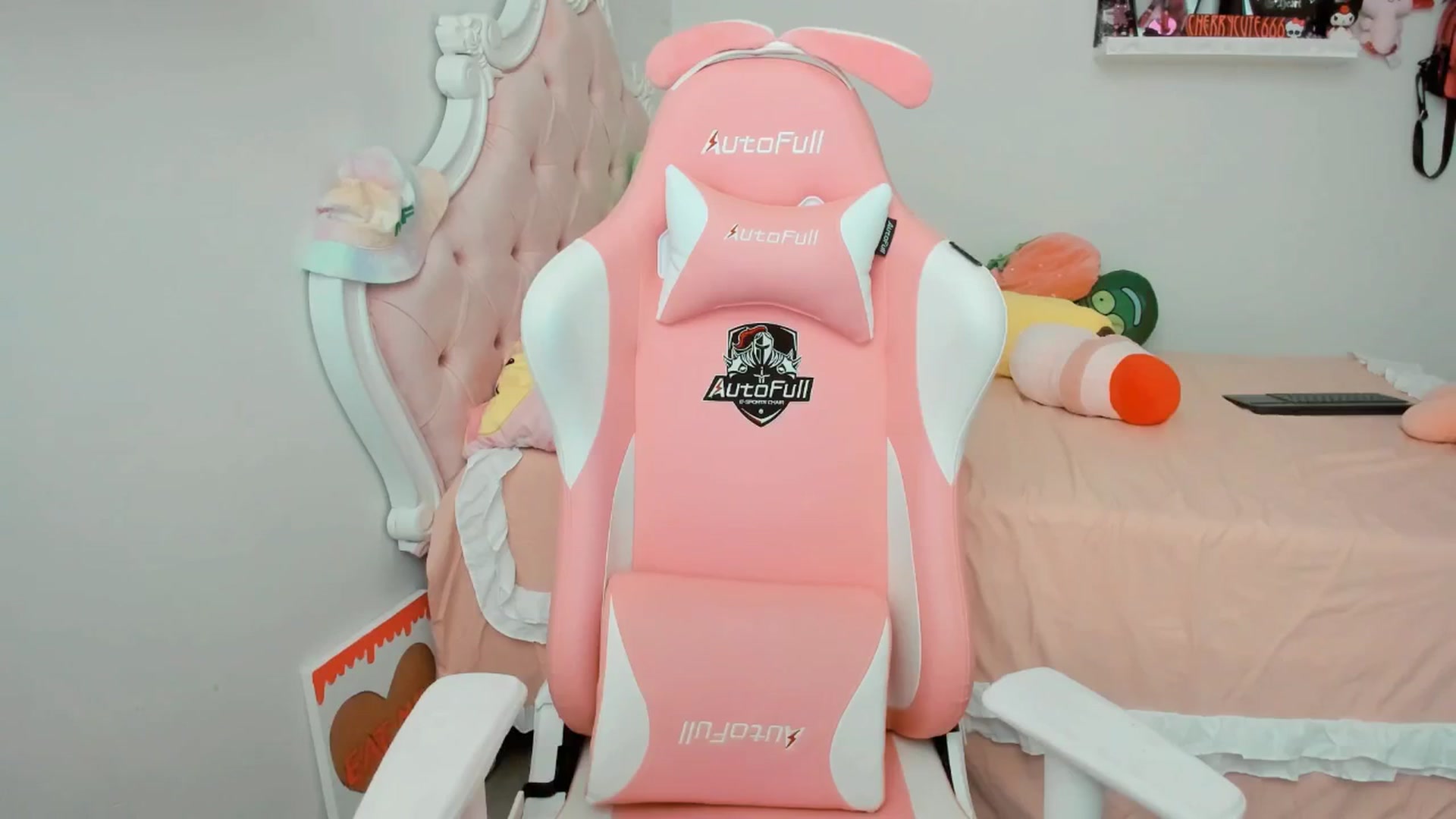 Gallery image thumbnail from Cherrycute666's myfreecams stream on, 07/11/2025, 23:15 image 9 of 20