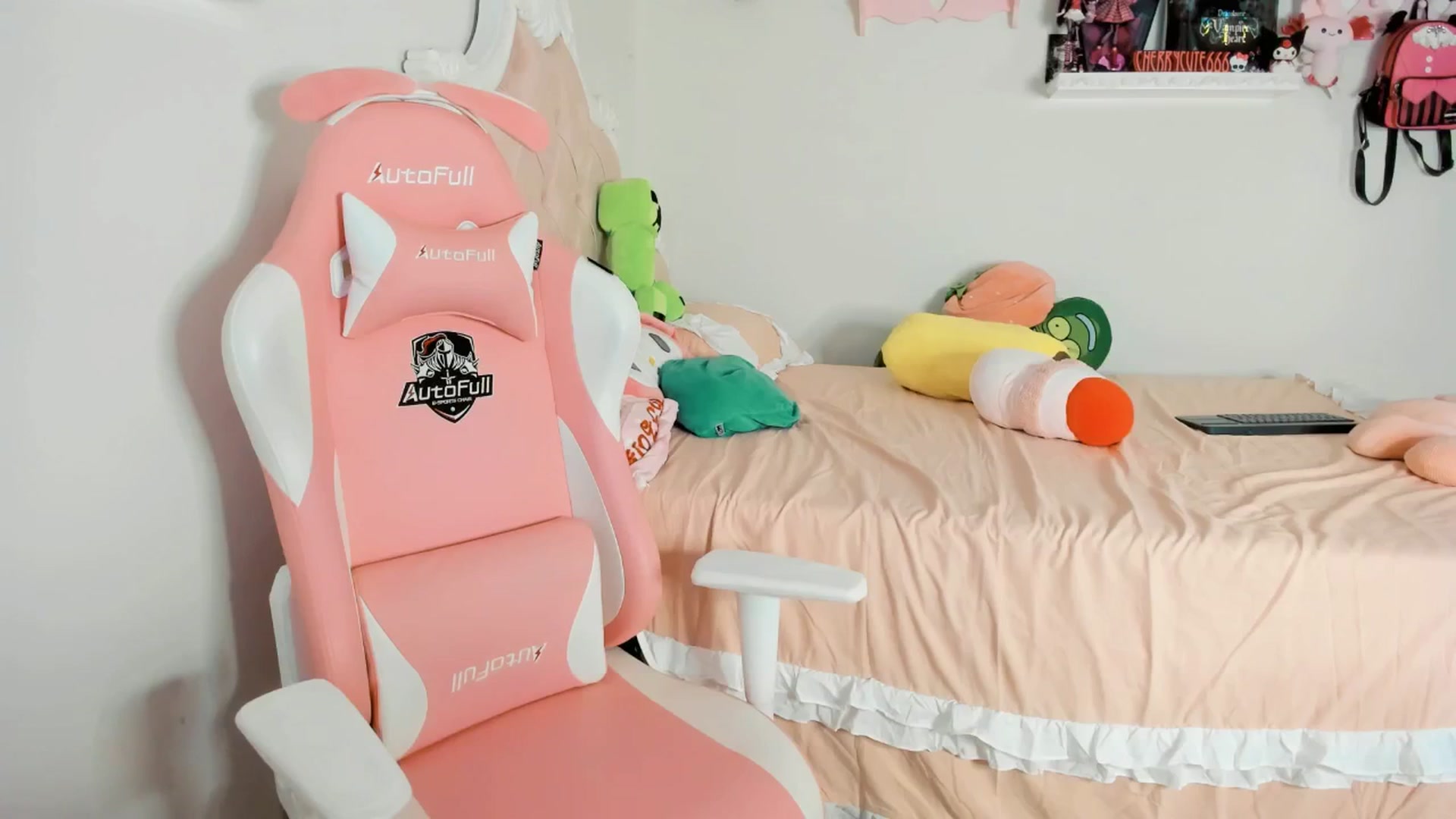 Gallery image thumbnail from Cherrycute666's myfreecams stream on, 07/11/2025, 23:15 image 19 of 20