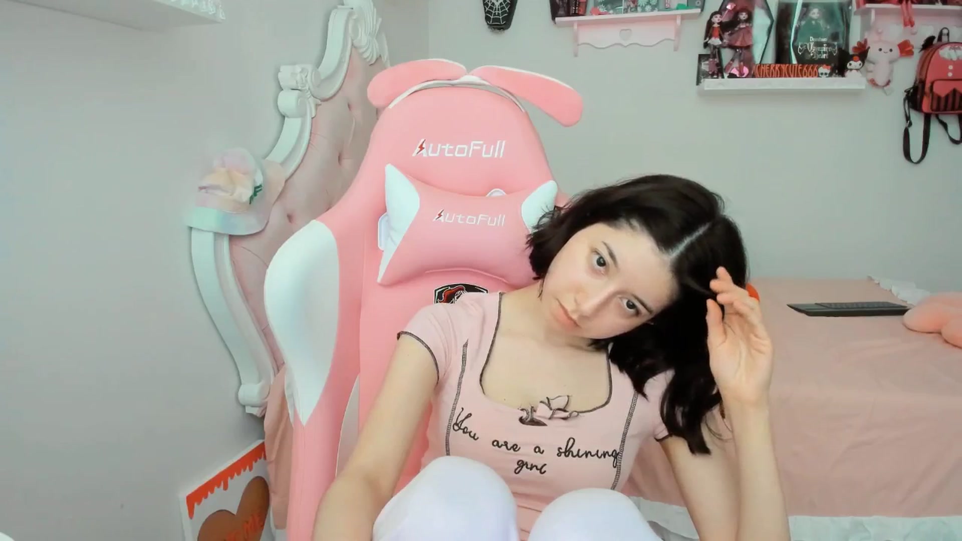 Gallery image thumbnail from Cherrycute666's myfreecams stream on, 07/11/2025, 23:15 image 4 of 20