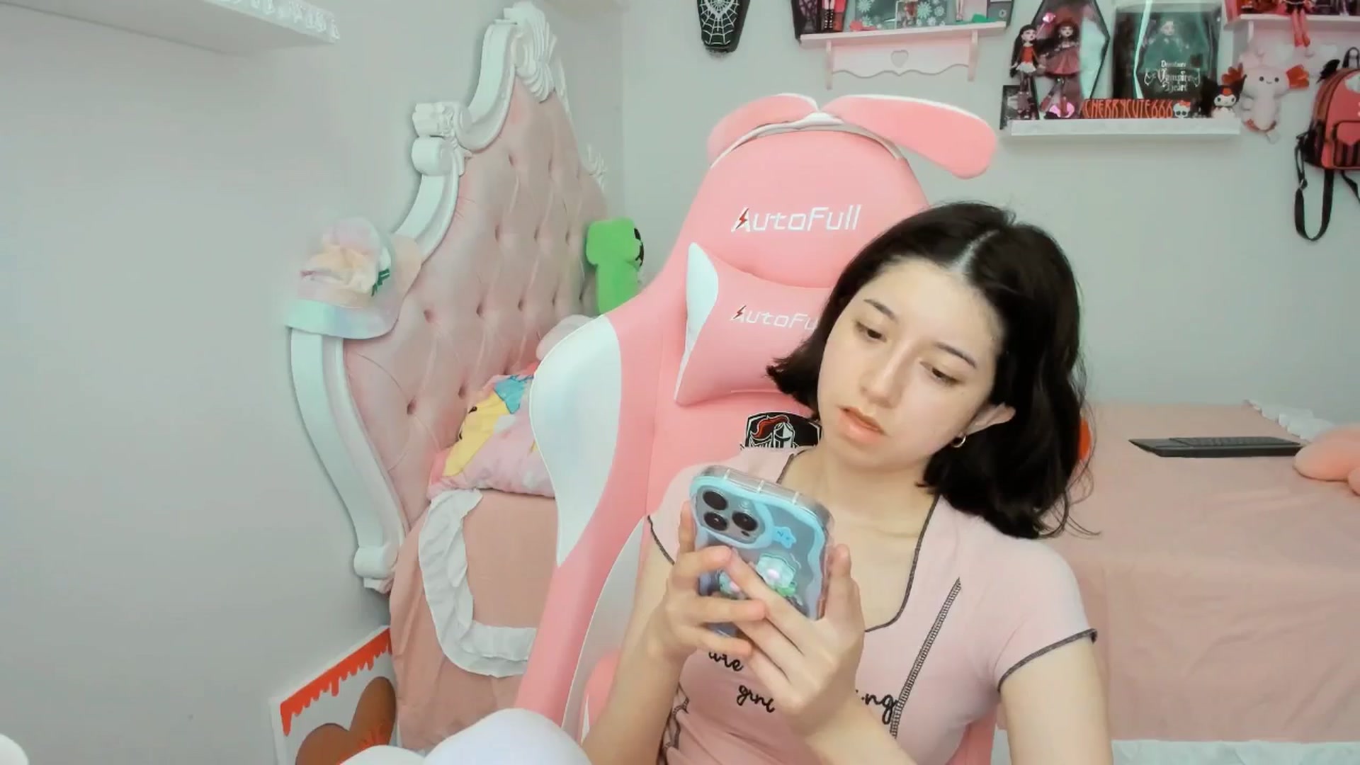Gallery image thumbnail from Cherrycute666's myfreecams stream on, 07/11/2025, 23:15 image 5 of 20