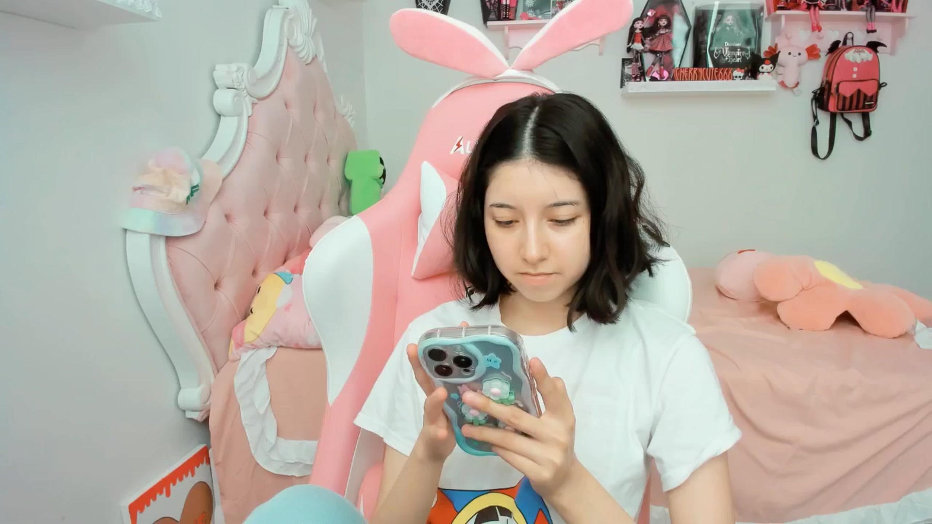 Gallery image thumbnail from Cherrycute666's myfreecams stream on, 07/12/2025, 20:59 image 14 of 20