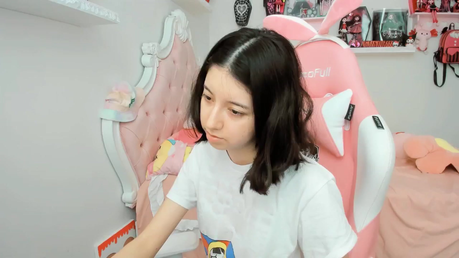 Gallery image thumbnail from Cherrycute666's myfreecams stream on, 07/12/2025, 20:59 image 8 of 20