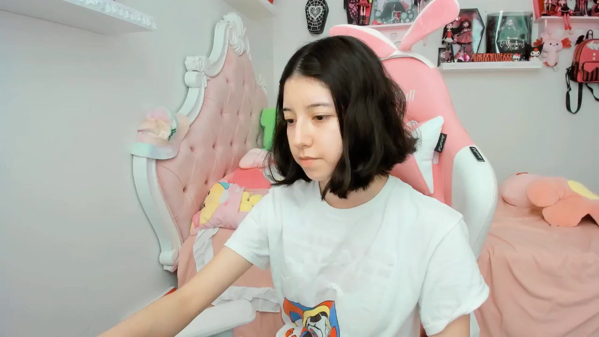 Gallery image thumbnail from Cherrycute666's myfreecams stream on, 07/12/2025, 20:59 image 9 of 20