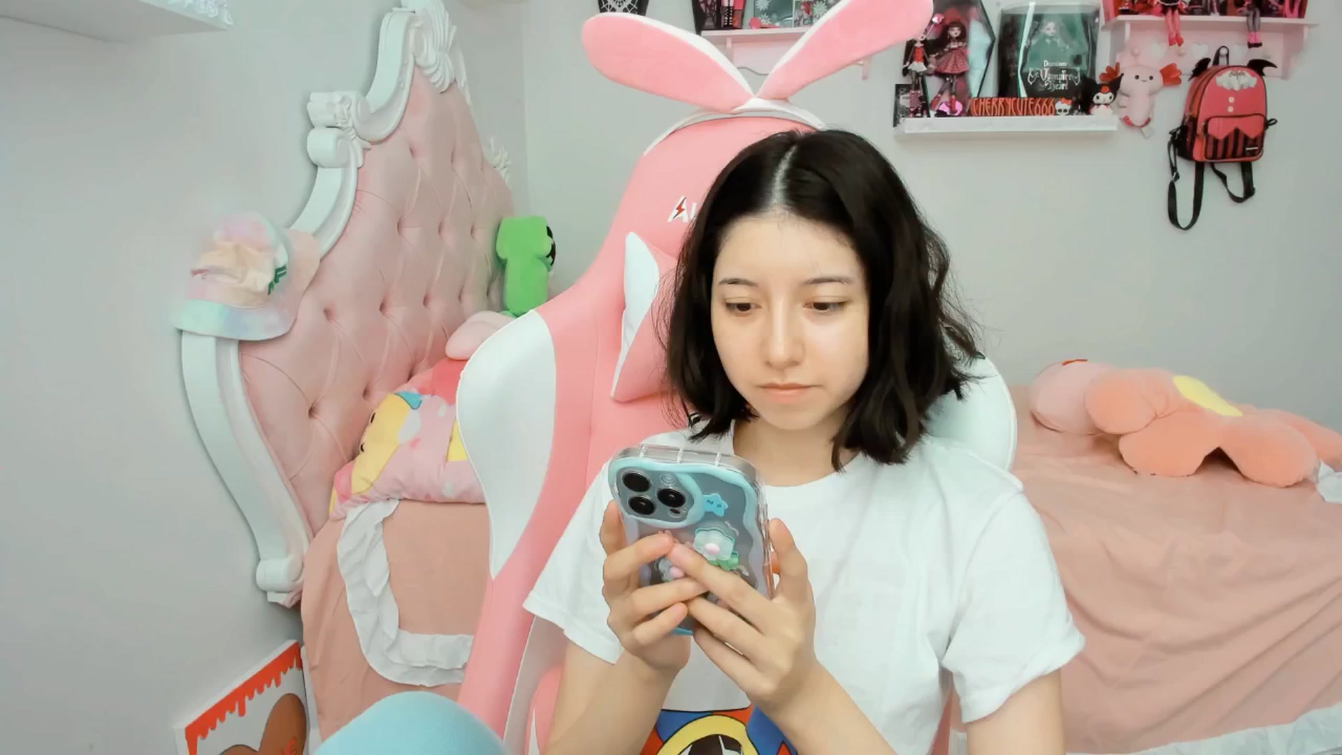 Gallery image thumbnail from Cherrycute666's myfreecams stream on, 07/12/2025, 20:59 image 13 of 20