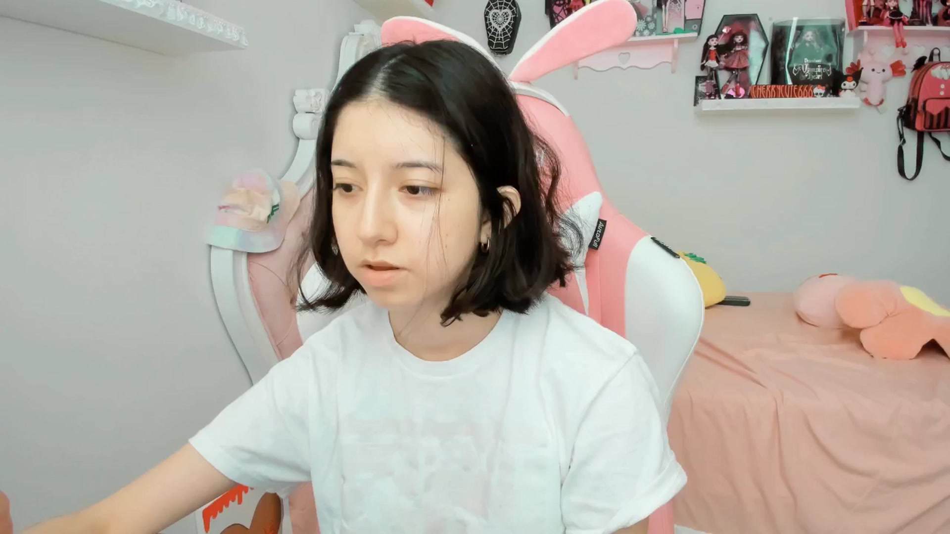 Gallery image thumbnail from Cherrycute666's myfreecams stream on, 07/12/2025, 20:59 image 1 of 20
