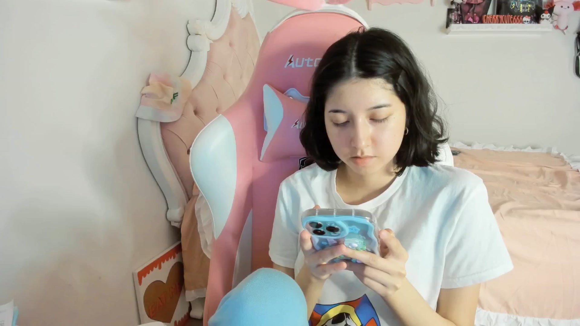 Gallery image thumbnail from Cherrycute666's myfreecams stream on, 07/13/2025, 09:05 image 10 of 20