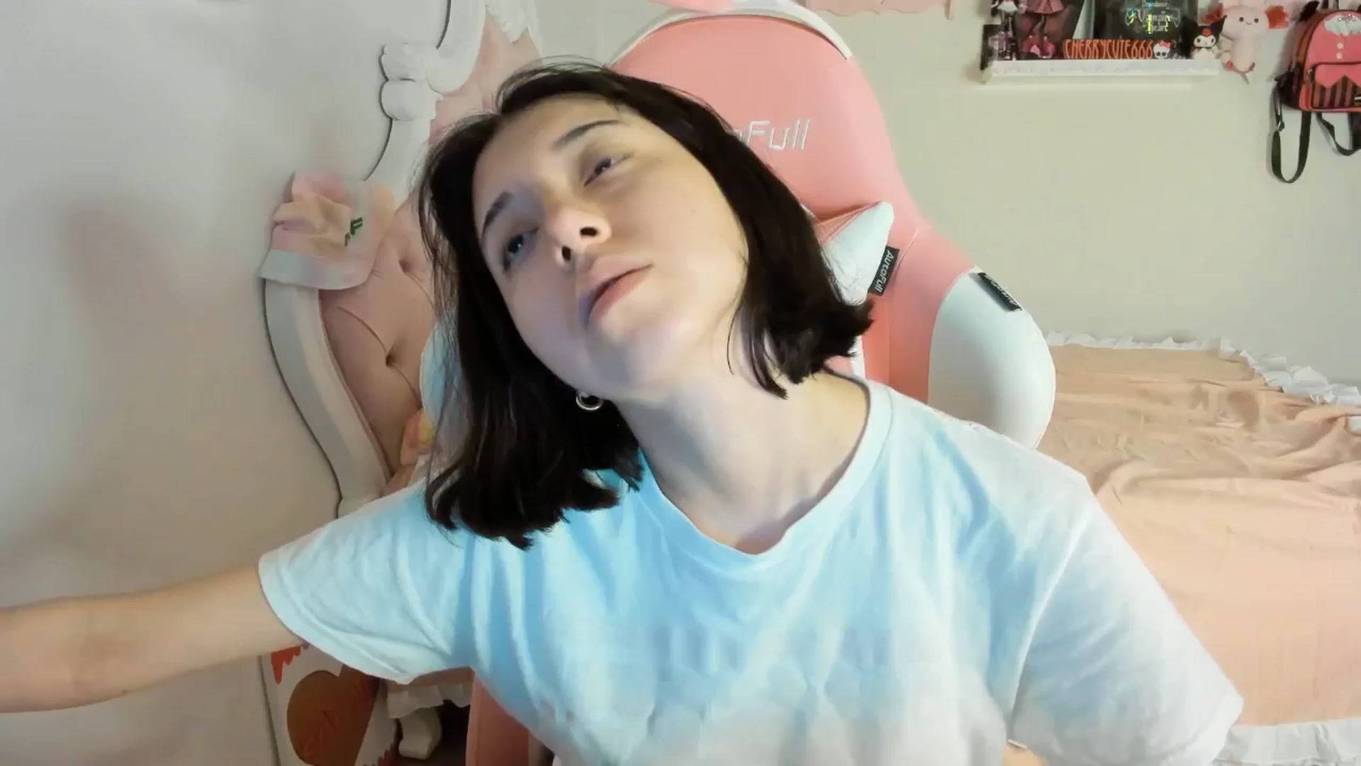 Gallery image thumbnail from Cherrycute666's myfreecams stream on, 07/13/2025, 09:05 image 15 of 20