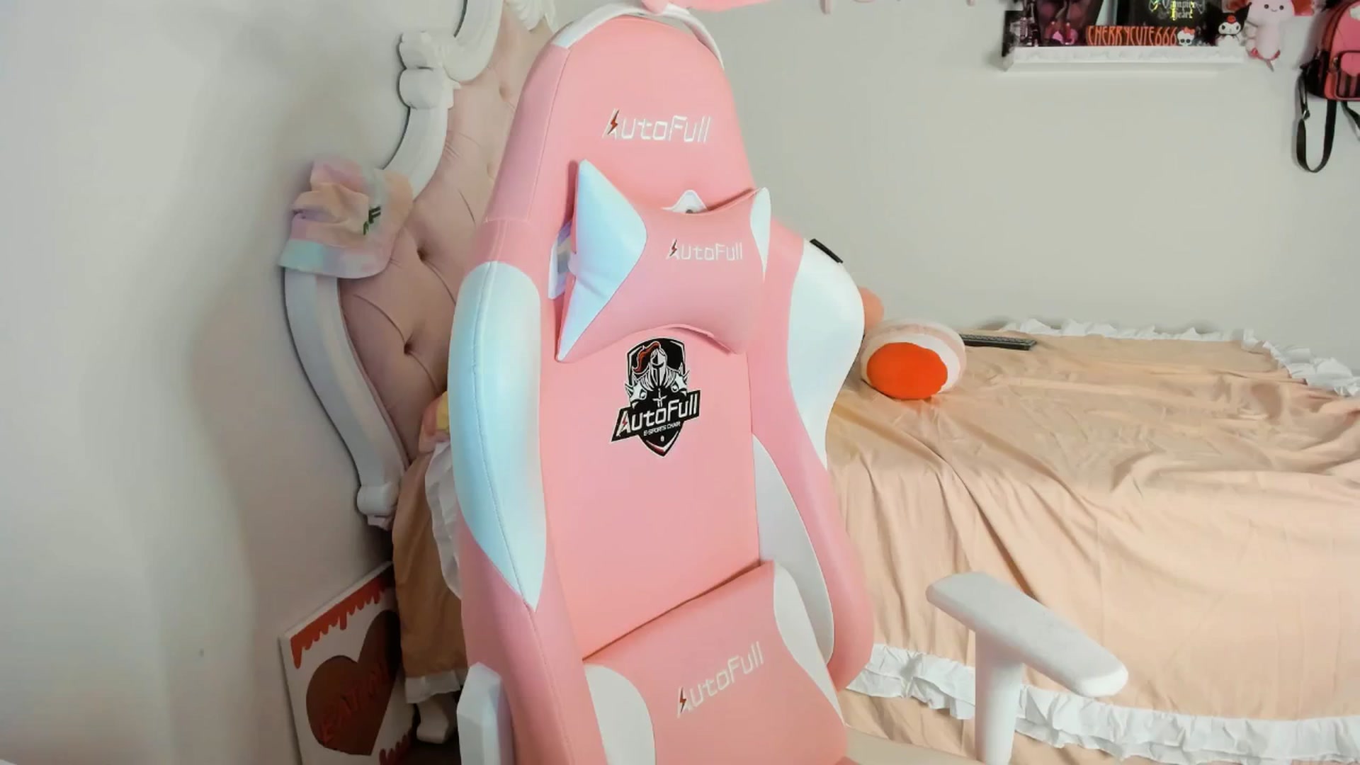 Gallery image thumbnail from Cherrycute666's myfreecams stream on, 07/13/2025, 09:05 image 19 of 20