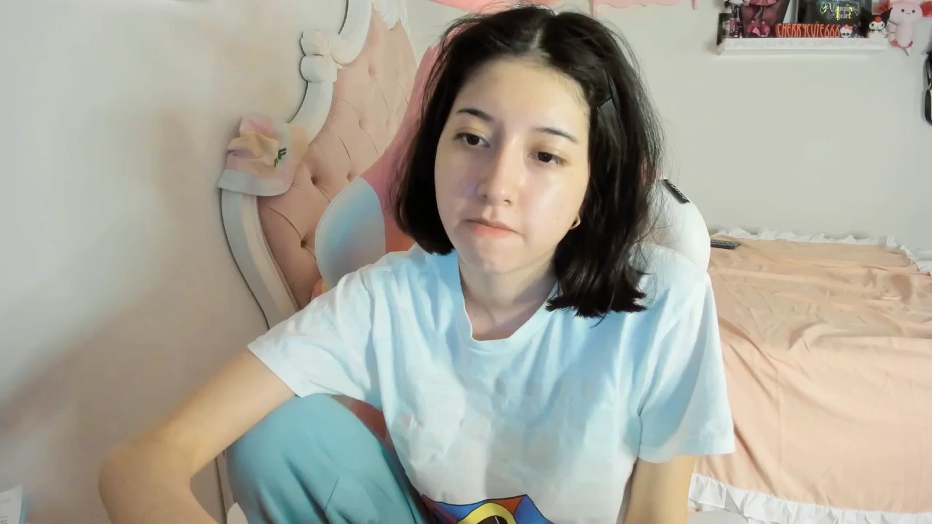 Gallery image thumbnail from Cherrycute666's myfreecams stream on, 07/13/2025, 09:05 image 12 of 20