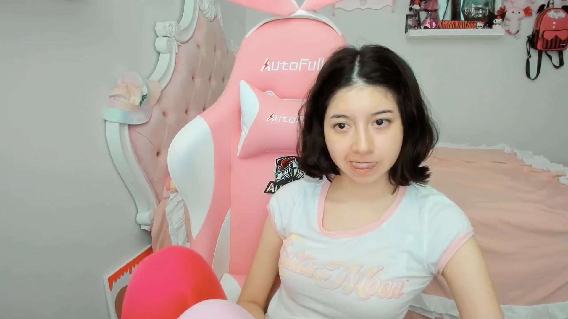 Gallery image thumbnail from Cherrycute666's myfreecams stream on, 07/13/2025, 22:59 image 9 of 20