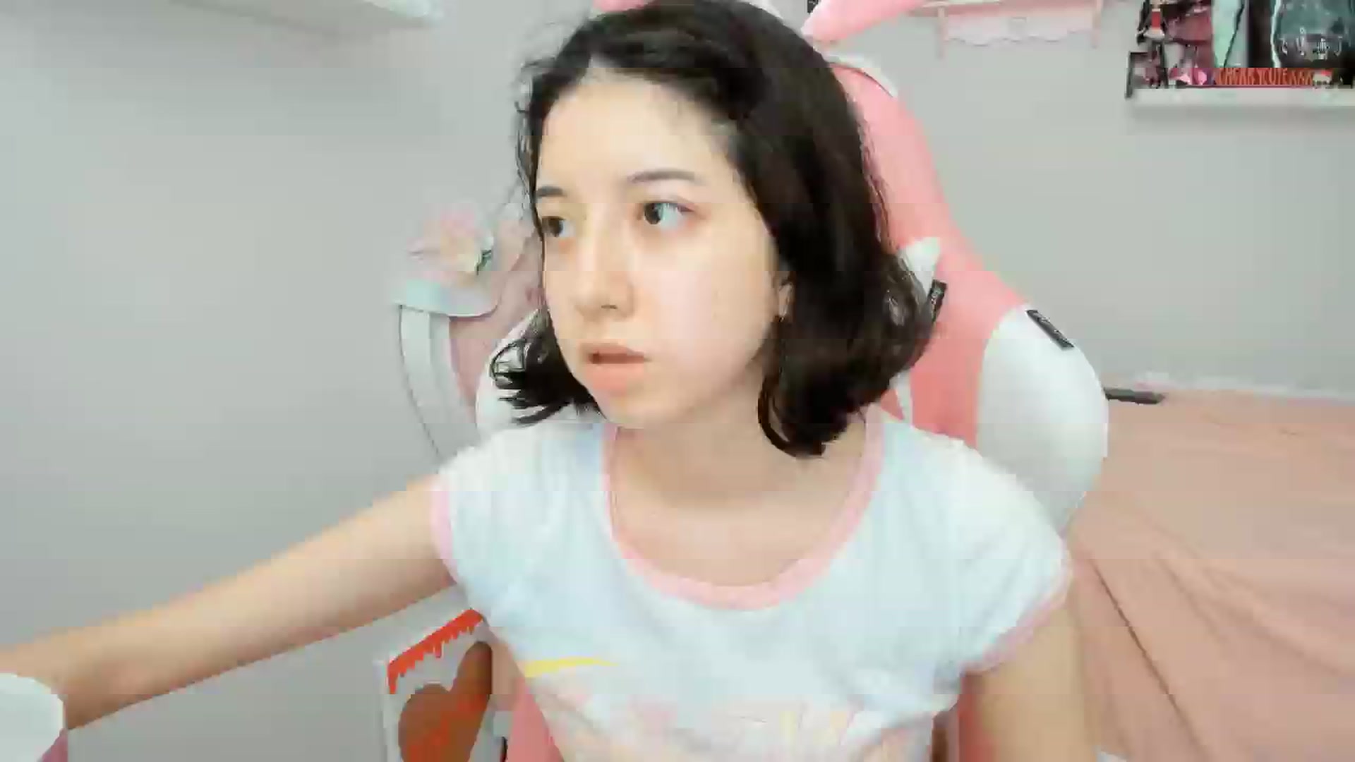 Gallery image thumbnail from Cherrycute666's myfreecams stream on, 07/13/2025, 22:59 image 17 of 20