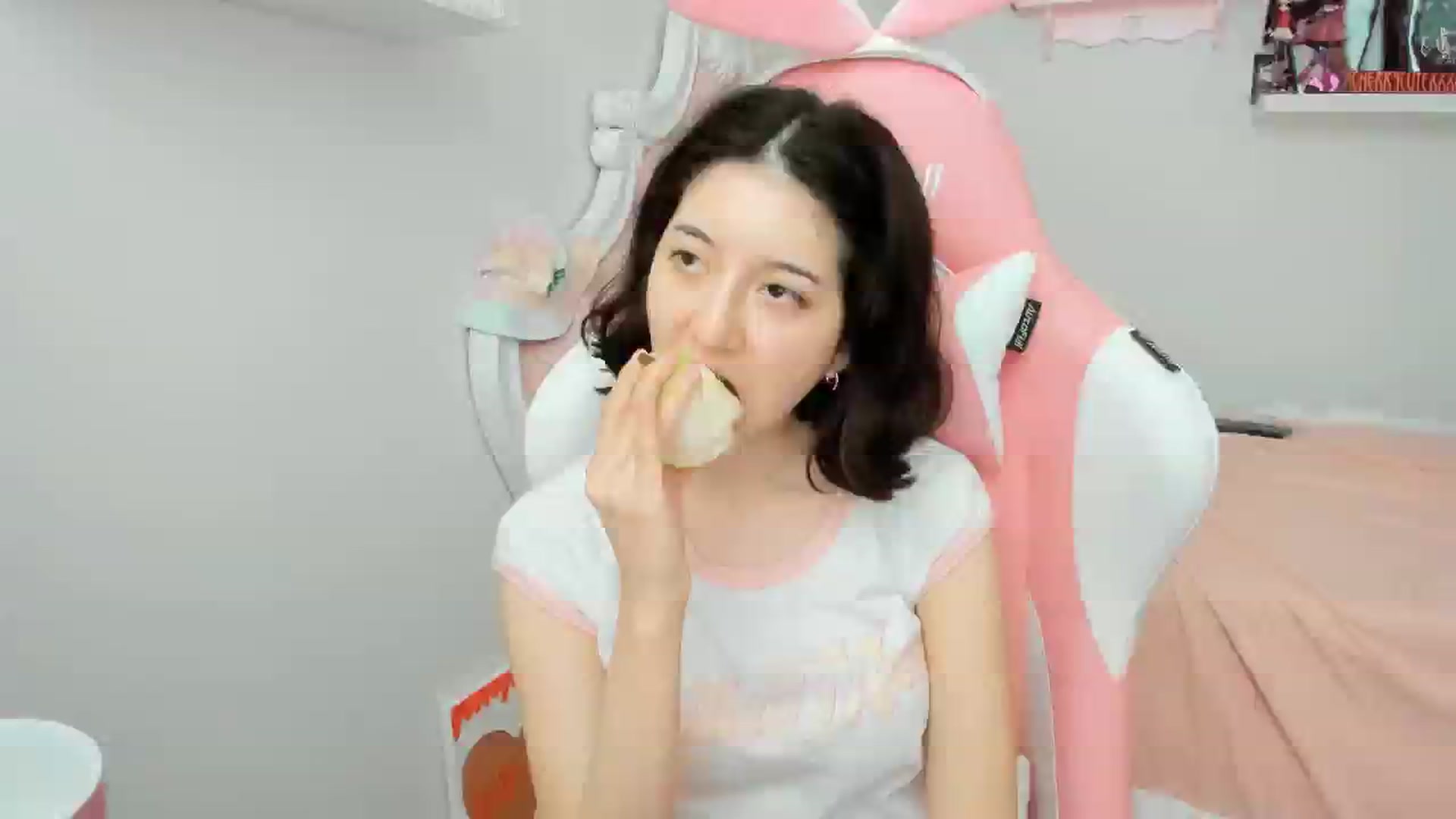 Gallery image thumbnail from Cherrycute666's myfreecams stream on, 07/13/2025, 22:59 image 18 of 20