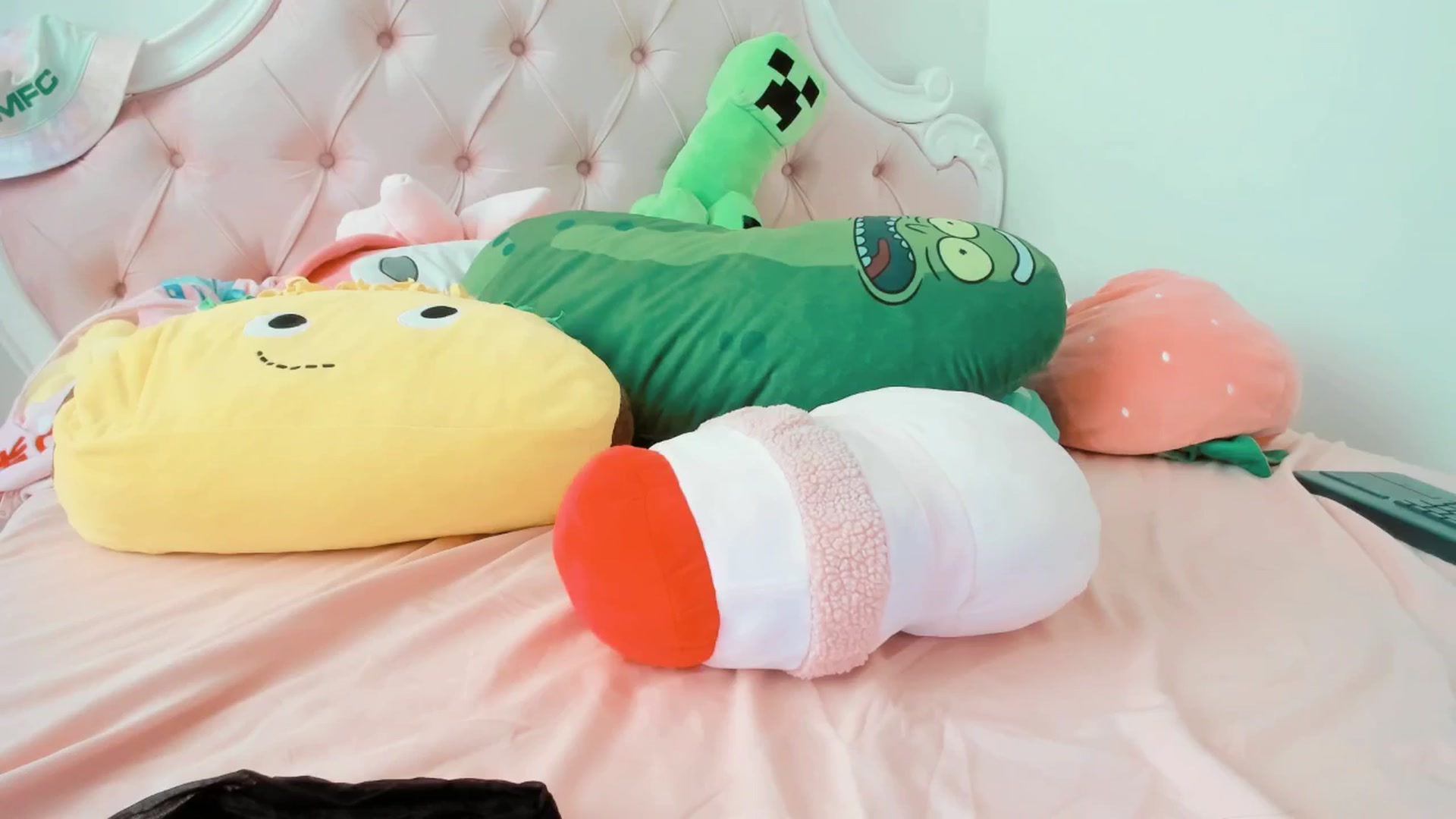 Gallery image thumbnail from Cherrycute666's myfreecams stream on, 07/13/2025, 23:18 image 6 of 20