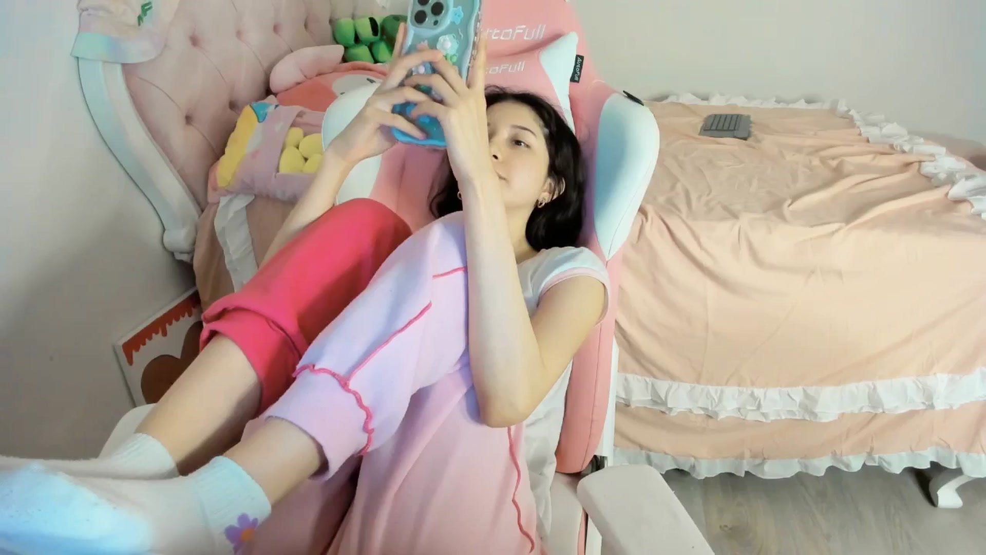 Gallery image thumbnail from Cherrycute666's myfreecams stream on, 07/14/2025, 04:05 image 14 of 20